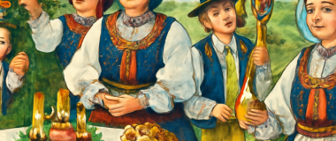 Samice labutě plave na klidné modré vodní hladině na jasný slunečný den.